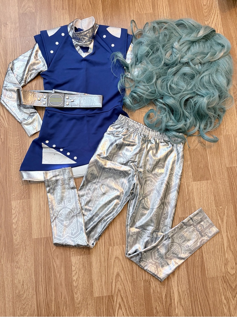 Disney Zombies 3 Addison Costume with Light Blue Wig - Size M (8-10) - Picture 3 of 7